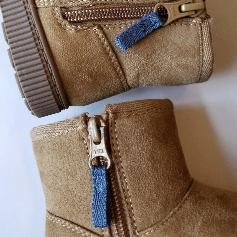 ❗Cat & Jack Tan Winter Boots Size 6❗